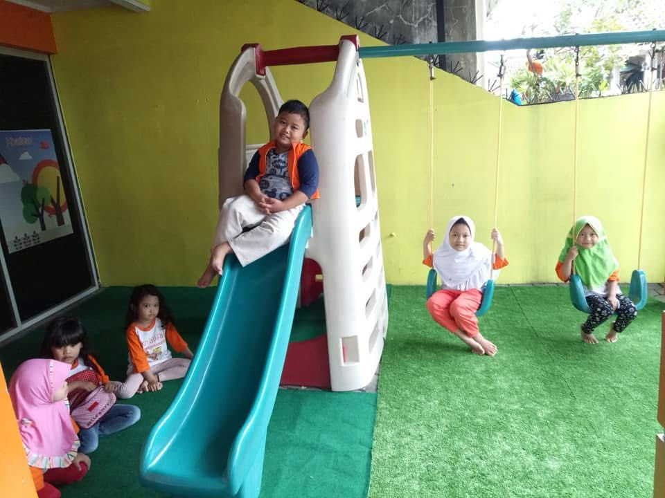 DAY CARE